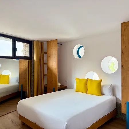 Canaryislandshost L Origen