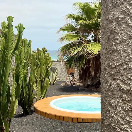 Canaryislandshost L Origen Villa Famara