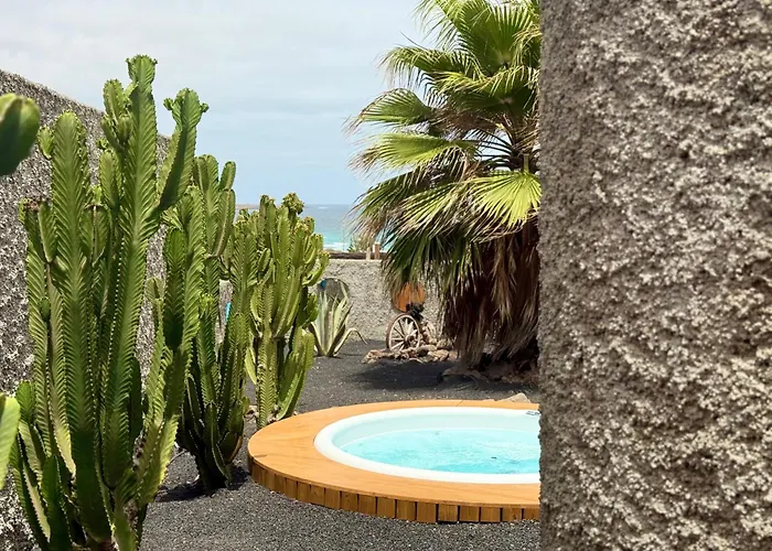 Canaryislandshost L Origen Vila Famara